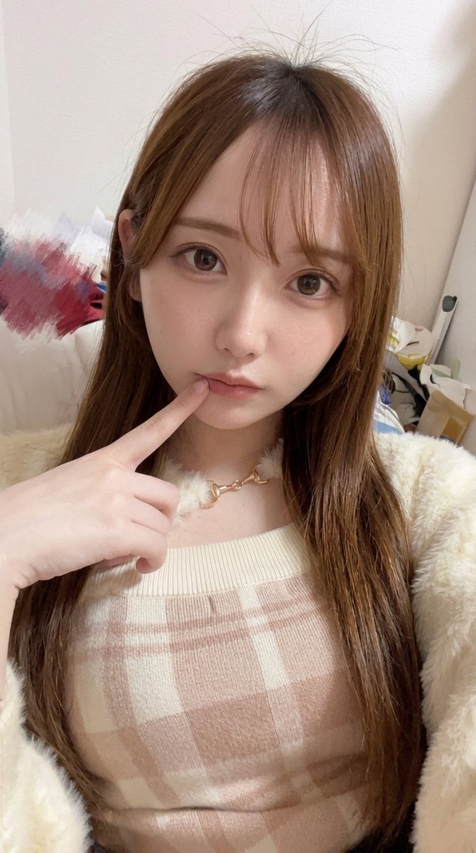 Pphtuiii's tweet photo. 現役アイドルがデビューしてるのヤバくない？ https://t.co/uzU3W4eER2