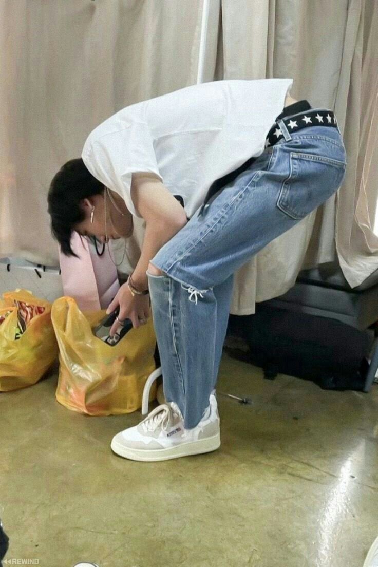 lee423jn's tweet photo. these kind of boyfriend jeno vibe pics…. https://t.co/THRGDZdWrw