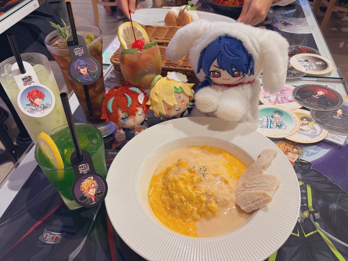 DHPMI_I's tweet photo. ベスフレとカフェ参戦でした🍽️ゆったりと追いかけている勢ですが、ちゃっかりおさななぬいもお迎えしてしまった🐶来週のライブも、(ベスフレと一緒に現地行けないのだけが無念だが)楽しみ〜🎤 https://t.co/sOH1tPGcwc