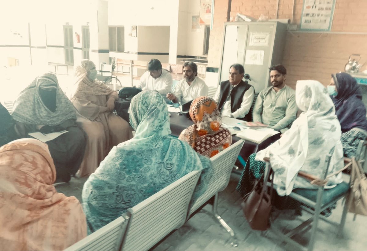 PakFightsPolio's tweet photo. Dr. Altaf Bosan, National Technical Focal Person for Polio Eradication (NEOC), visited UC Tehkal Payan-2 in Peshawar to review campaign implementation and support frontline teams in reaching every eligible child.

The field review focused on identifying zero-dose children, addressing refusals, revisiting locked houses and strengthening supervision to ensure no child is missed.

Campaign progress across Peshawar is being closely reviewed, with identified gaps informing timely corrective actions and field priorities.

Every missed child matters. Every effort counts.

#PolioFreePakistan #EveryChildEveryTime #EndPolio #SNID2026