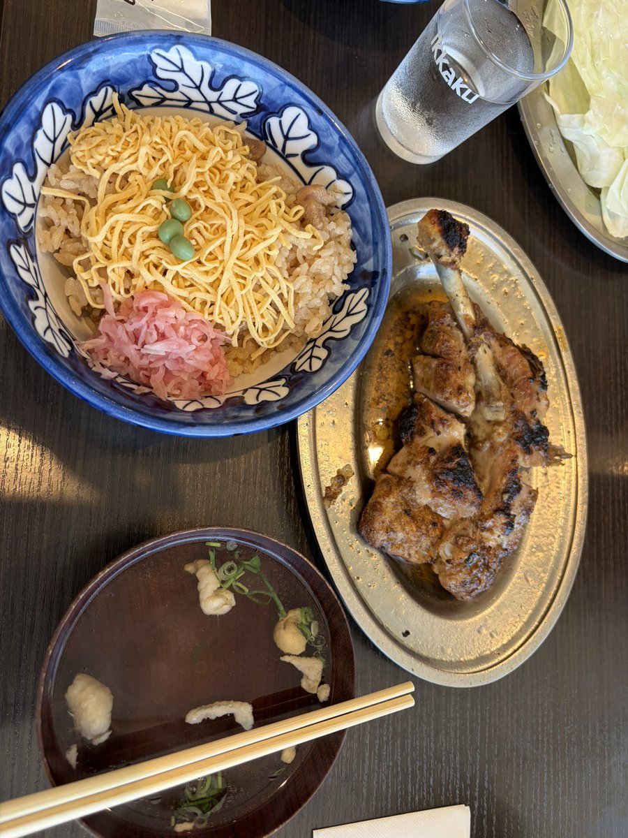 sleptclip1's tweet photo. 骨付鳥美味しい https://t.co/LUuQiq04lr