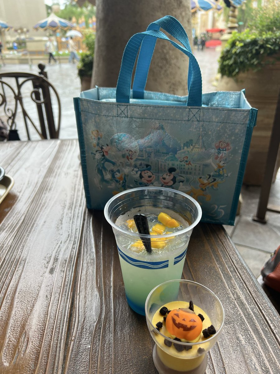 xRUAx's tweet photo. ほほーん、雨だけどまったり遊べてる✨🥺 https://t.co/AFij8VIckH