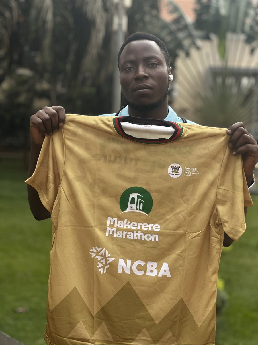 TebakorJimmyP's tweet photo. Hon Mercy Kanyesigye has purchased some kits for students in the Makerere PLU chapter Hon Mercy juuu PLU juuu https://t.co/7OBJSGOynr