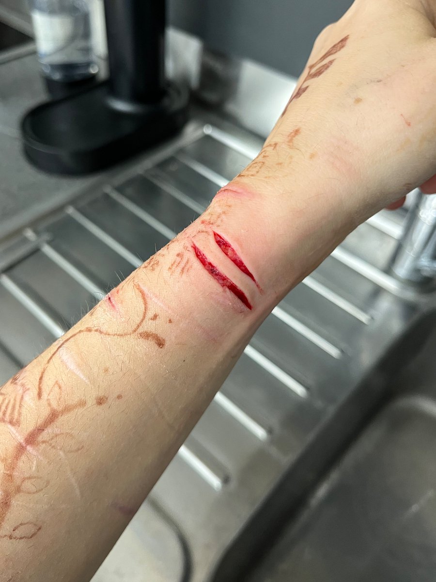 Mybigaaahballs's tweet photo. Uploading a second time cause elon got me. Thi is just sfx not real !  #slittwt #sfx #SH #cutspo https://t.co/rALUPp52W6