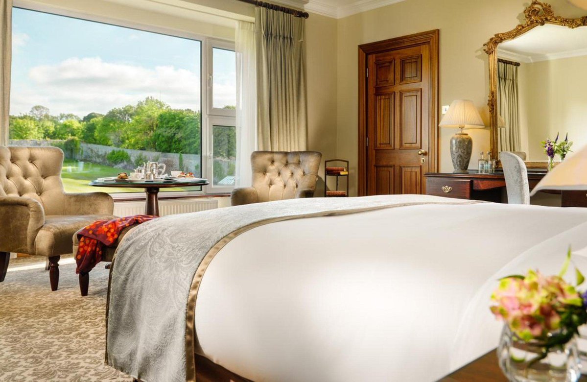 MichelinGuideUK's tweet photo. Glenlo Abbey Hotel: One Key, One Star and Orient Express Glamour
2026 saw Glenlo Abbey awarded One MICHELIN Star as well as One MICHELIN Key. We take a look at what makes this estate just off the stunning Wild Atlantic Way quite so special

Read more here: https://t.co/ZN7LsWGekG https://t.co/IW81Vhg7jn