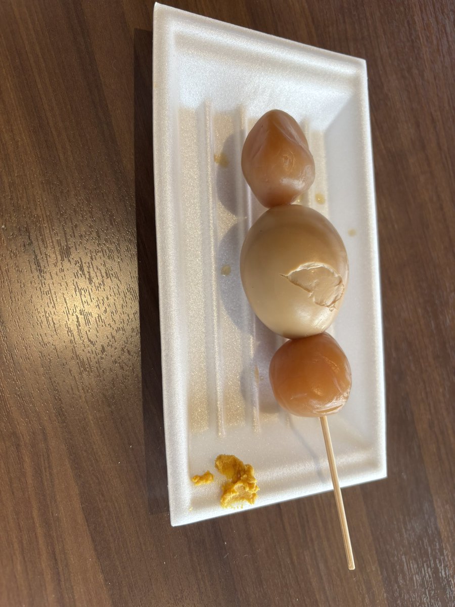 bradewarks's tweet photo. ロープウェイ乗り場でどんどん焼き、帰りの道の駅で玉コンならぬたまごんを食べた。
宮城でも子供の頃こういう形のお好み焼きを食べたことがあったけど、ここから由来があったのかも。
玉コンは名産だからってどこで食べても玉コンだね。まぁ普通に美味い。 https://t.co/jHHV7n55ho