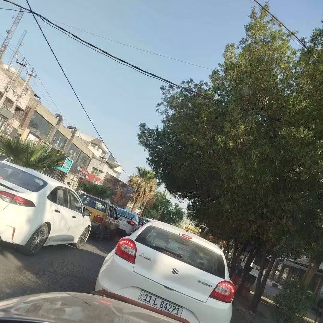 yem2_'s tweet photo. ازدحامات مرورية خانقة تشهدها شوارع العاصمة #بغداد ، وسط تباطؤ حركة السير في عدد من المناطق. https://t.co/kMnI5L3xFR