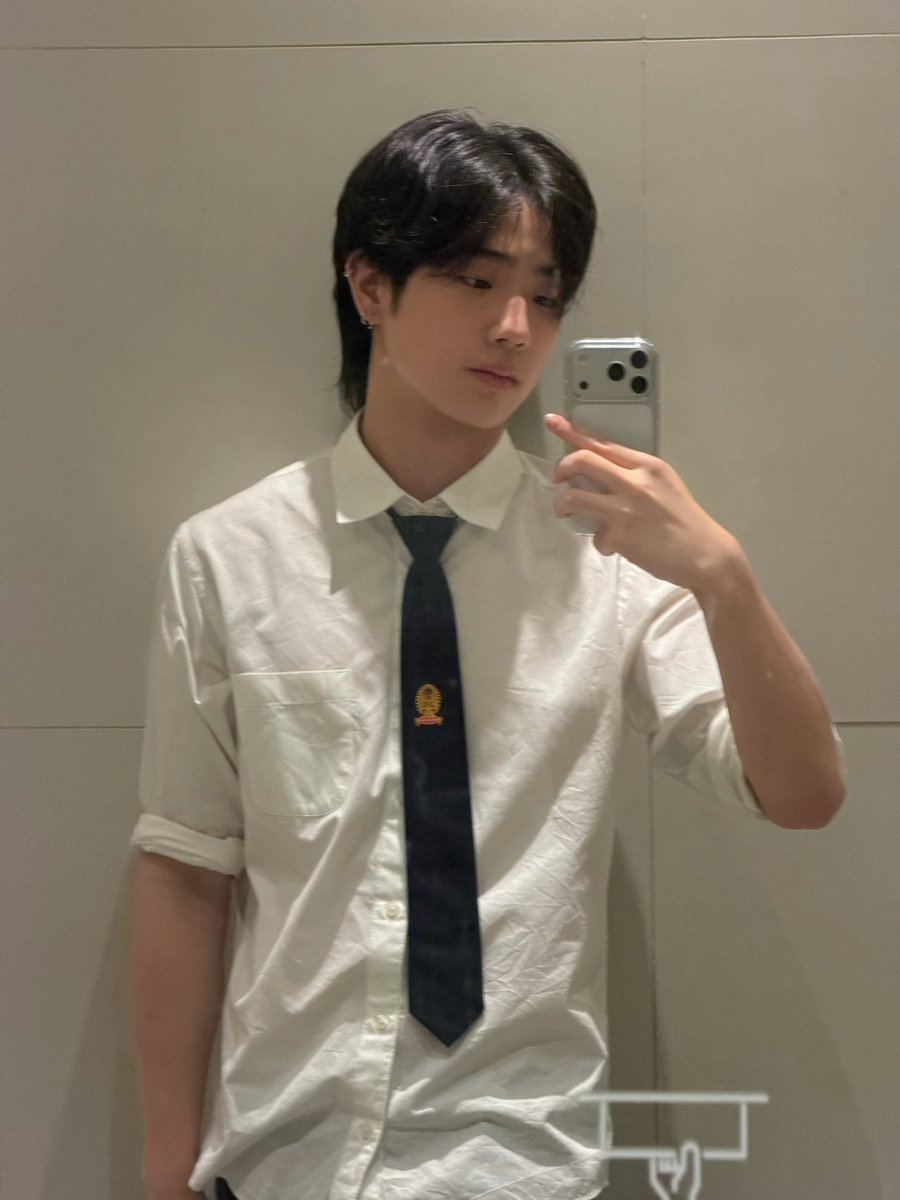 ethankahn_v's tweet photo. midterm ไม่รู้ miss u แน่นอน https://t.co/n5jvrMYIzZ