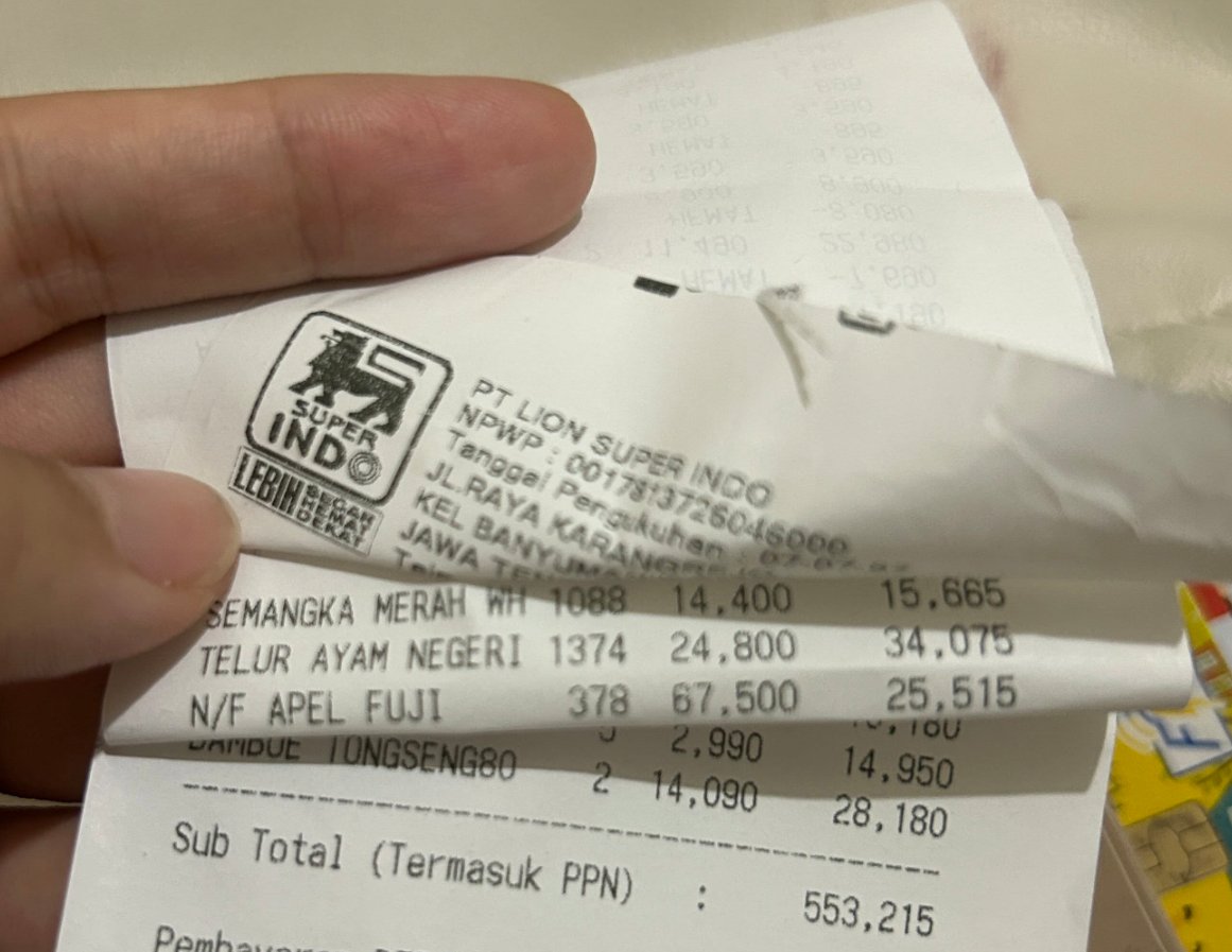 txtharihariWNI's tweet photo. Apakah ini yang dinamakan “Beli telur di Superindo”? 😭

Lagi merenungi, sebenarnya telur apa yang harganya Rp553.215? 😃

Ada yang ngerasa sama juga nggak, guys? https://t.co/sqRI6ECTyL