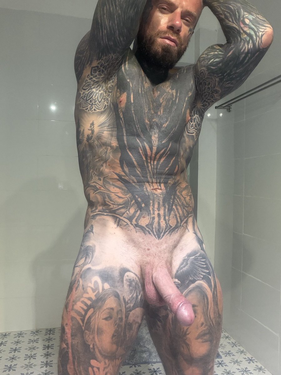 musclegodd1's tweet photo. Morning boys 🤤 https://t.co/KjQijBuQYY
