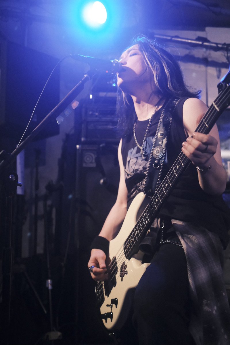 Melt4official's tweet photo. 🔥大感謝🔥
9/23(水・祝)大阪・心斎橋 火影
お越し頂いた皆さん
本当にありがとうございました!
こだわりの一枚を着て集まった皆さんとメタルで一つになれた最高の時間でした🤘
10/8は新曲『メガ・ダイナサンダー』
そして「MELT N’ ROSES TOUR」へ
引き続き応援よろしくお願いします!
#MELT4 https://t.co/byT7TspeUC