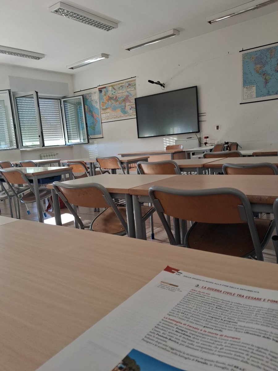 Matt23FN's tweet photo. Alone at school this is a dream best birthday ever https://t.co/QCstod1RI6