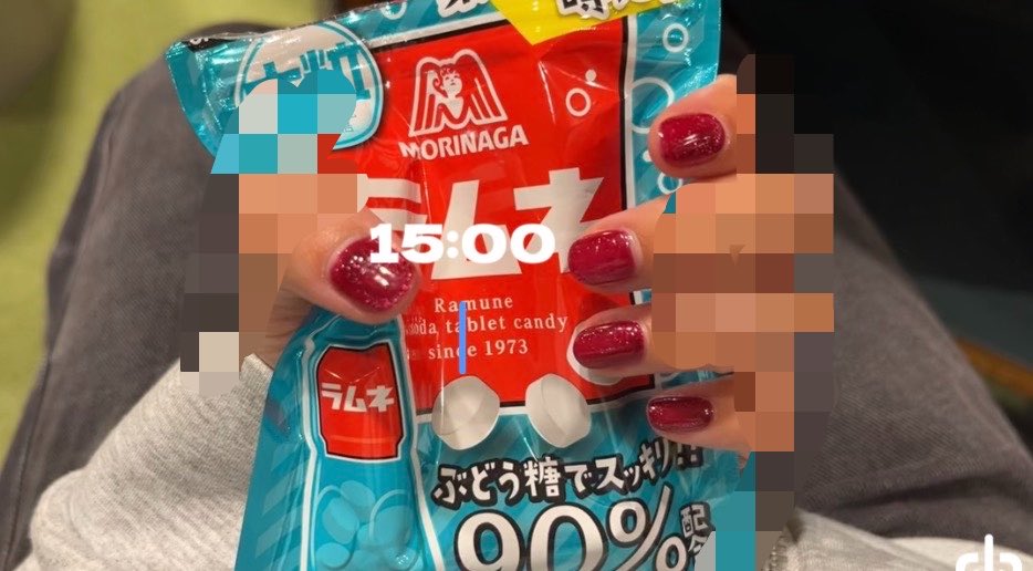 nkyk02's tweet photo. 大学の授業でネイル禁止だったからここに出す😾2時間頑張ってやったのに…
また来年する( ；꒳； ) https://t.co/G0TlJ6n4kP