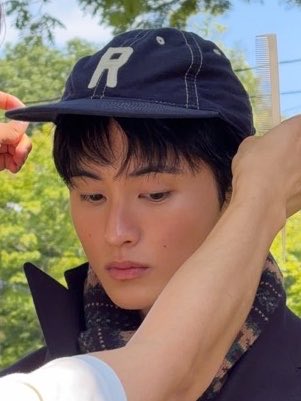 magumelong's tweet photo. i love the makeup here, his face is just so pretty https://t.co/YC97LbkIv8