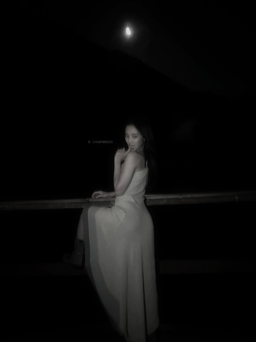 vampiorens's tweet photo. ᅟ   ᅟ   ᅟ   ᅟ  ᅟᅟᅟᅟ   ᅟ   ᅟ   ᅟ   ᅟ   ᅟ   ᅟ
sou  apaixonada  pelas  madrugadas  solitárias  .ᅟ   ᅟ   ᅟ   ᅟ  ᅟᅟᅟᅟ   ᅟ   ᅟ   ᅟ   ᅟ   ᅟ   ᅟ https://t.co/5tNlekXbDe