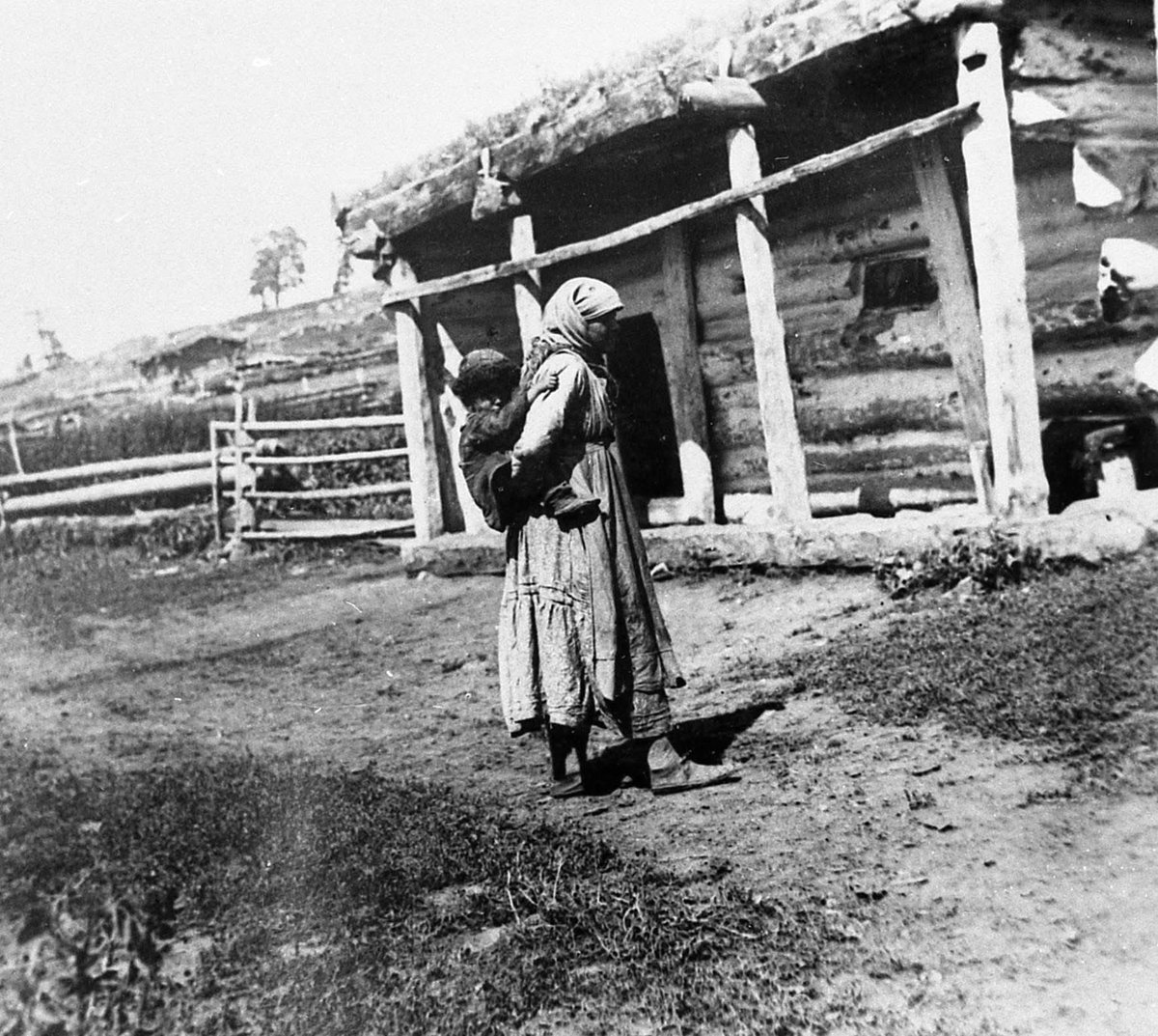 caucasusvisuals's tweet photo. Karachay woman with a child. Teberda village. Summer 1929. https://t.co/TMDz2dZeRg