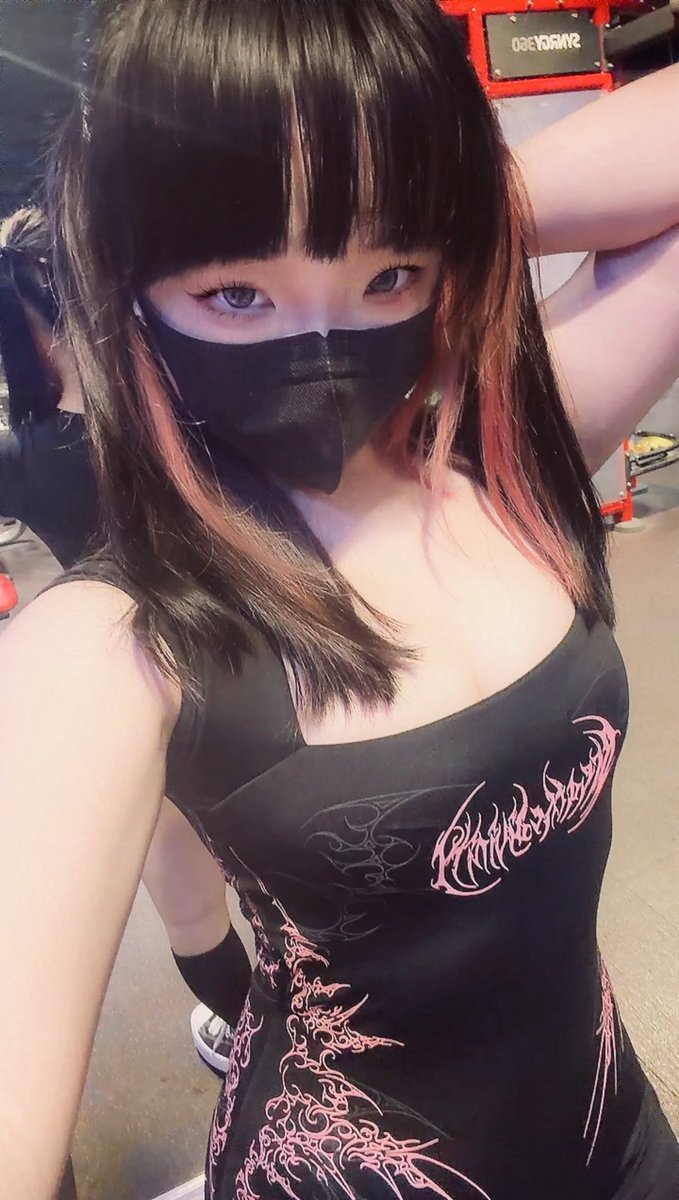 Usamu_1127's tweet photo. 虛假的健身理由：變健康增肌減脂

真正的健身理由：
把錢都拿去繳健身房會費了 所以沒錢開冷氣
為了吹冷氣跑來健身房吹超強冷氣 賺爛了😭 https://t.co/5Q6Q2AYh84