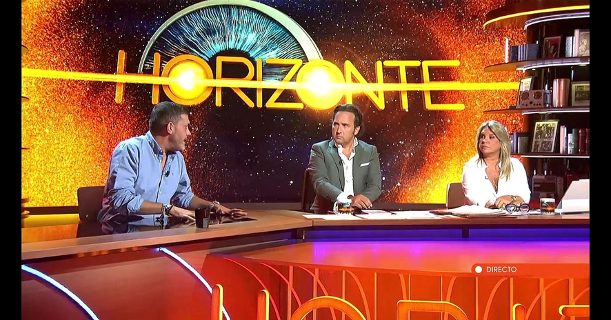 blvcom's tweet photo. 📡 @HorizonteCuatro en el access, con @navedelmisterio y @carmenporter_  obtuvo 3.301.000 ESPECTADORES ÚNICOS (AA).

➡️ El programa registró 1.289.000 espectadores de audiencia media y un 11,3% de cuota de pantalla. 

🔝Fue  lo más visto del día en la cadena. 

#Horizonte #Audiencias📺📊