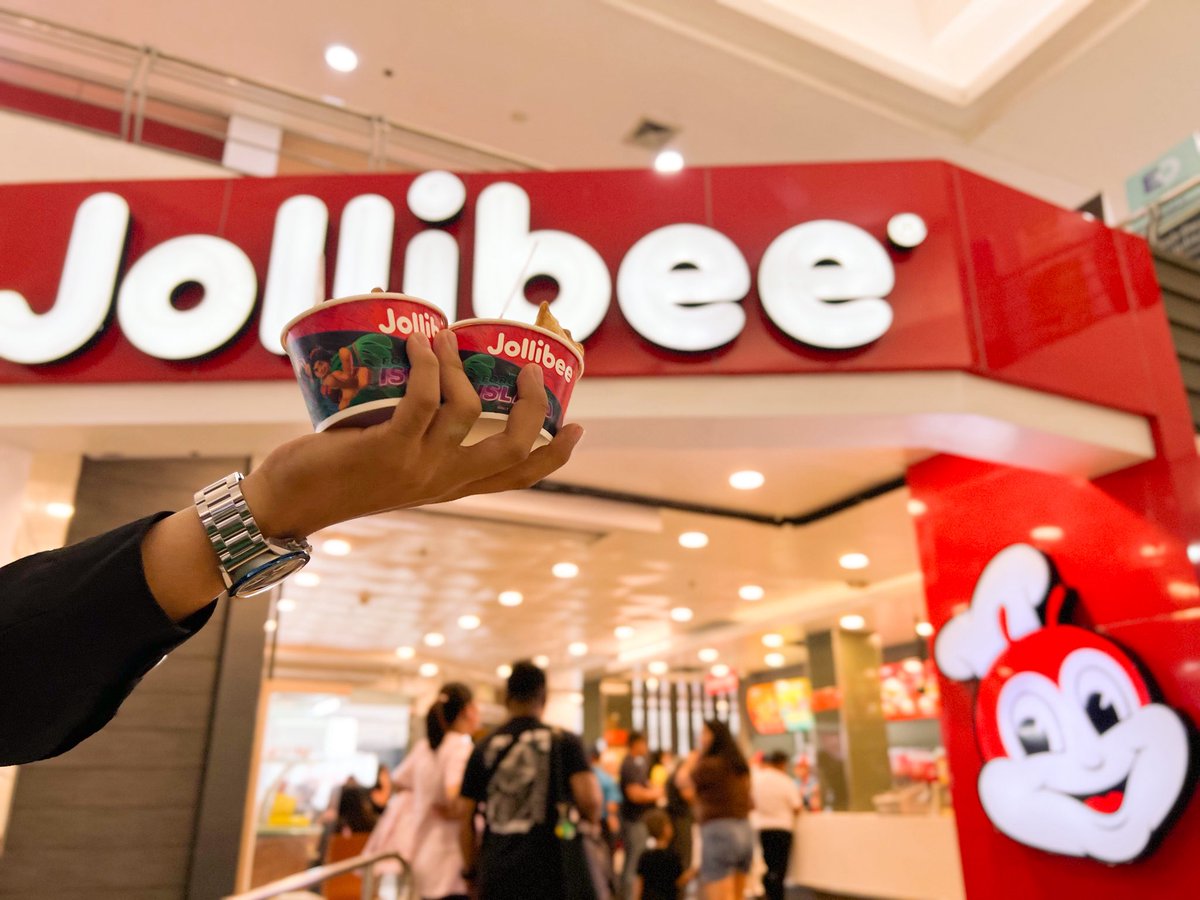 AranetaCity's tweet photo. TAYO NA! ๐๏ธ
Time to celebrate the joy of friendship with the Forgotten Island x Jollibee Peach Mango Pie A la Mode and Adventure Bundle at the ๐ Ground Floor, Ali Mall. ๐โจ๐ต๐ญ
#AranetaCity #CityOfFirsts #AliMall https://t.co/GtymDGvG6j