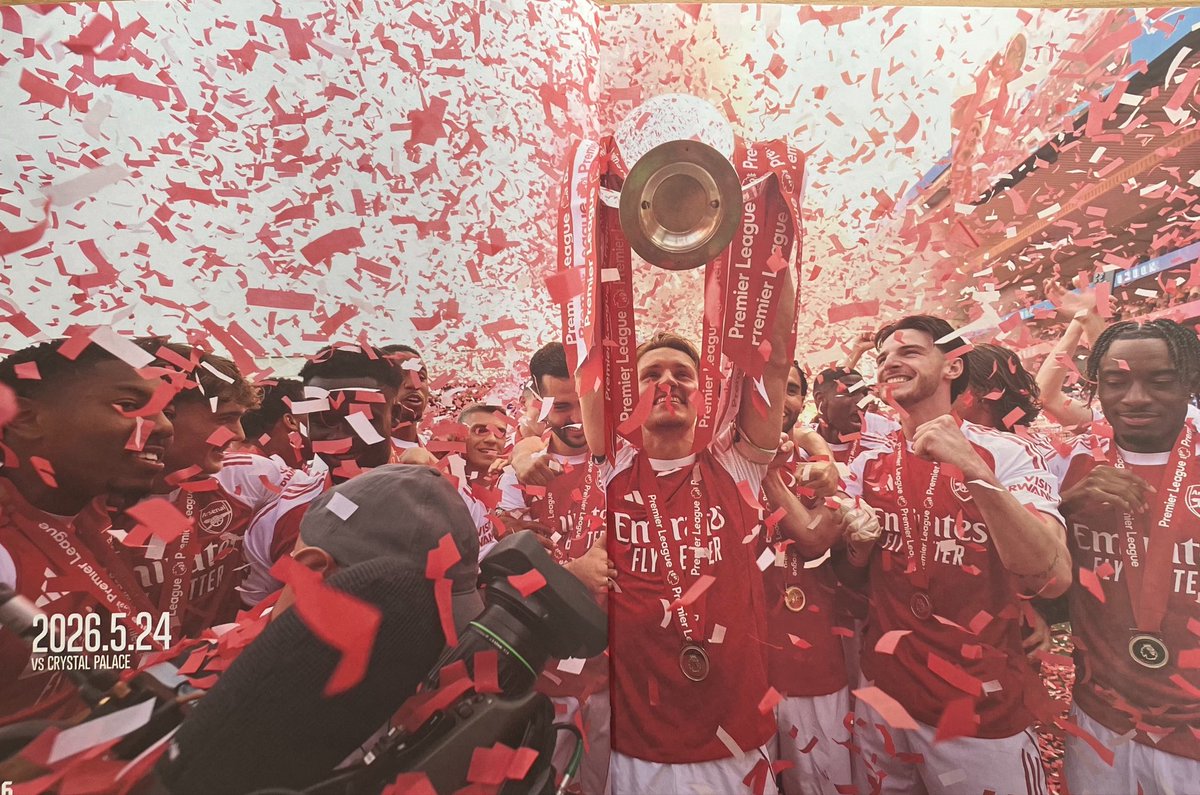 coyg0413's tweet photo. 3週間も試合がないのが辛いので、昨年の優勝した様子を振り返ってる。
たった4ヶ月前の出来事なのに、もう遠くの過去のように感じるなーー🍂
#COYG #アーセナル https://t.co/uOgb0dizrx