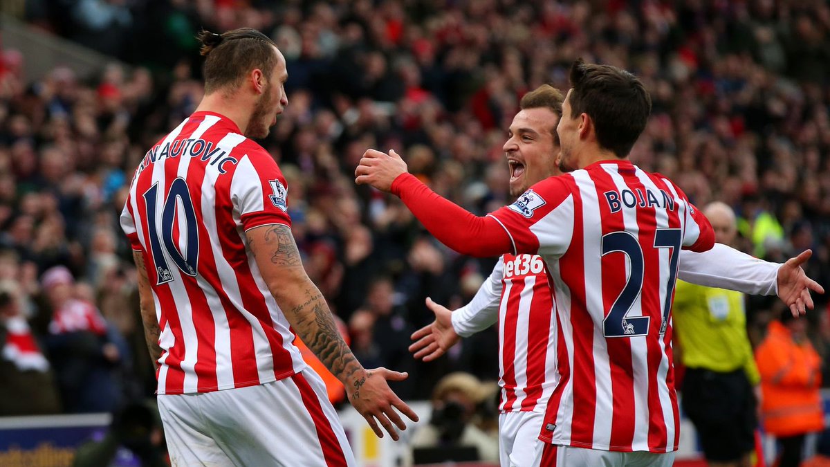 AJPfx_'s tweet photo. Today’s ‘Bermuda Triangle’ has nothing on the OG gangsters #saintsfc #scfc #whufc https://t.co/pxI34kl2rG