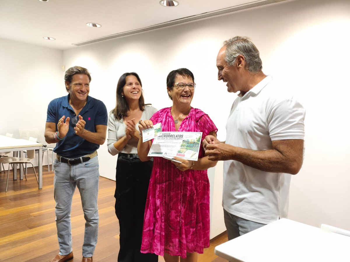 CTMAlmeria's tweet photo. 📖🏆 “Un viaje de cien palabras”
El Museo de la Guitarra acogió la entrega de premios del Concurso de Microrrelatos del Consorcio.
🥇 Juan Pardo Vidal
🥈 Sheila Hernández Torres
🥉 Mª Ángeles Pazos Villasante
👏 ¡Enhorabuena!
#MobilityWeek
#SEMAlmeria2026 #masctal
@AlmeriaJunta https://t.co/QSzJkCrx0v
