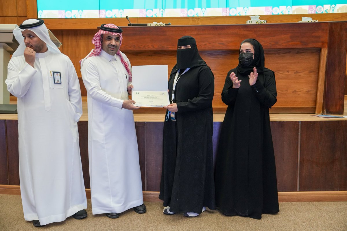 amoaj_a's tweet photo. سعيدة بمشاركتي كـ متطوعة في معسكر «ساهم»، ثم خوض تجربة الهاكثون مع فريقي بمشروعنا «متنفس»والتي تُوّجت بتحقيقنا المركز الثاني 🥈✨

وتكرمت خلال الرحلة 3 مرات وكان من أجمل ما قيل لي من الدكتور عمر البلوي «الله ينفع بك»

ممتنة لفريقي، ولكل المتطوعين ولكل من كان جزءًا من هذه الرحلة✨ https://t.co/bImjV2BALB