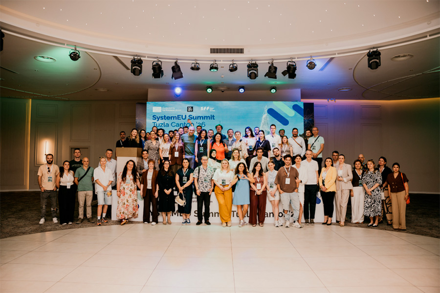 pharmamarket's tweet photo. #Industria | SYSTEMEU lanza una convocatoria abierta de 7.55 millones de euros para financiar proyectos interregionales de innovación en salud, energía y movilidad

🗞️https://t.co/10DUlWx5fm

@SystemEUValley https://t.co/rvJql1Fg3D