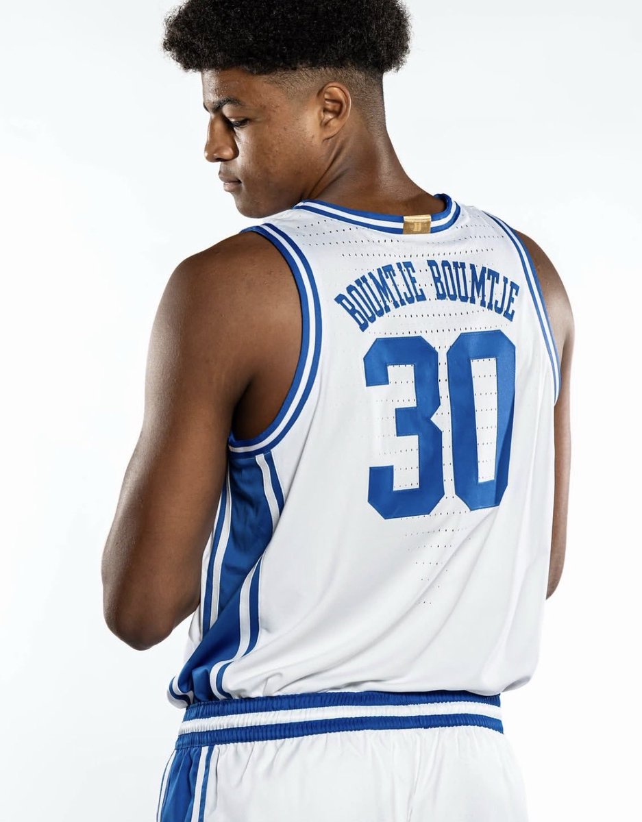 DukeNBA's tweet photo. The best freshman in the country. 

📸: @DukeMBB https://t.co/LER8oFd5ZR