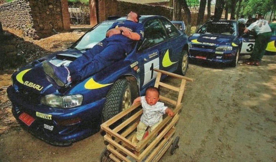 ree_nori_bok's tweet photo. なんかとあるレースチームの人が車中泊してるかもしれないししてないかもしれない話がTLに出てきたんですけど、そちらは詳細わからないので、その代わりにばっちり車中泊(？)してるマクレーをご覧ください https://t.co/DNUClvDgEV