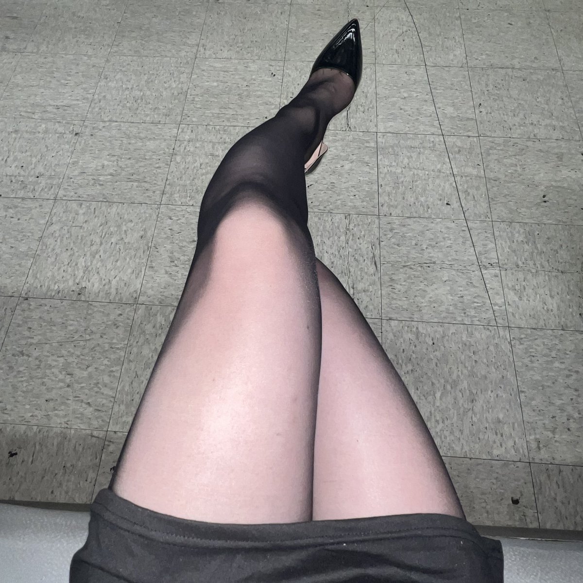 DimSumAgain's tweet photo. 看看腿 https://t.co/rcaBKiaiyL