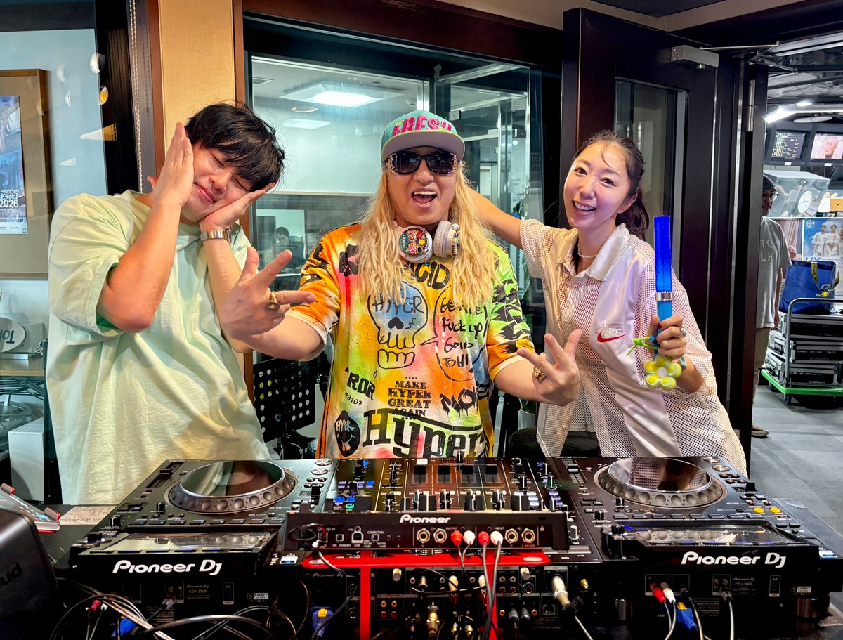 tokyofm's tweet photo. HOLIDAY SPECIAL
『a-nation ALL ACCESS』

2時間の生放送ありがとうございました‼️
a-nationの詳細につきましては
こちらから👇
https://t.co/Aw5VmazUBc

本日の放送もう一度聴きたい方は👇
https://t.co/X4wdUiDLyN

#aaaTFM https://t.co/NlLk889njV