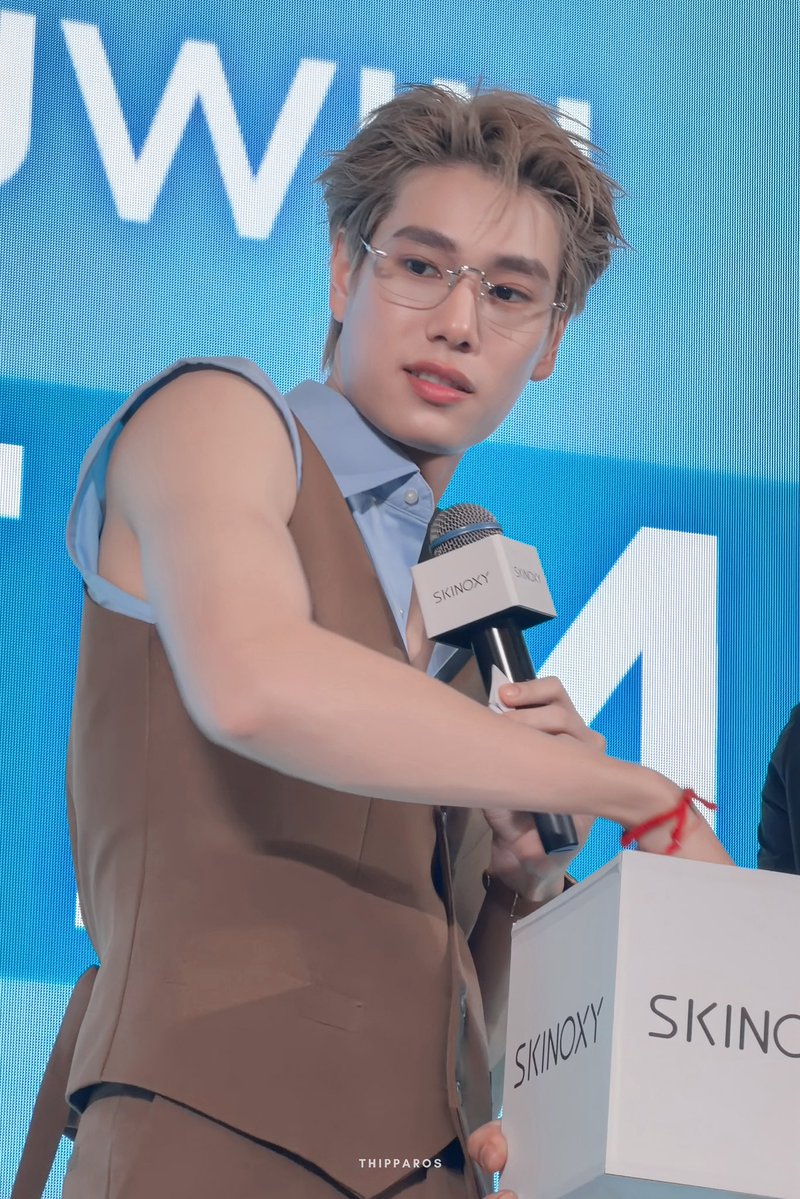 thipparosdtp's tweet photo. ใครทำอะไรน้องงงง 🤏🤏

PHUWIN SKIN DETECTIVE

#SKINOXYxPHUWIN
@phuwintang #phuwintang https://t.co/FNRcNZwBcd