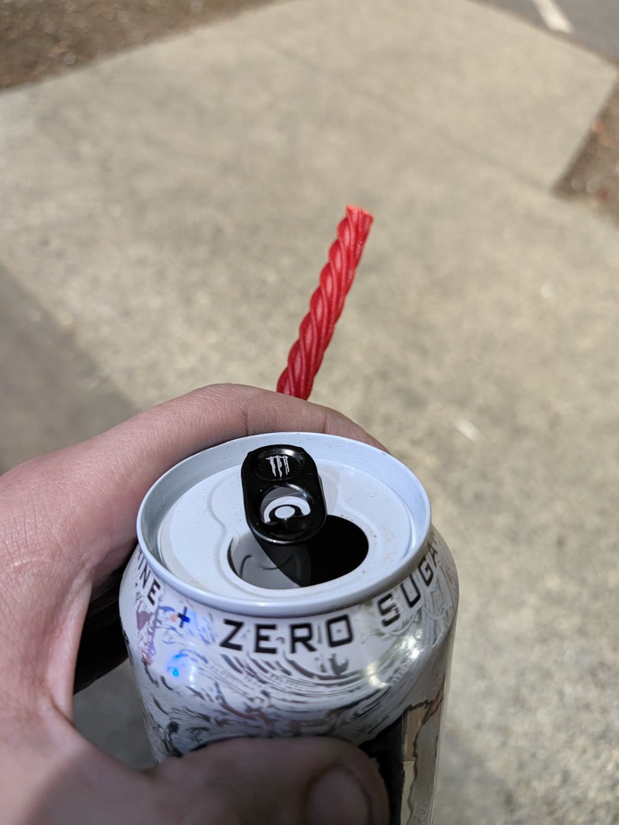 Mikhiet's tweet photo. Lil something to take the edge off at work https://t.co/8dY27i5XzU