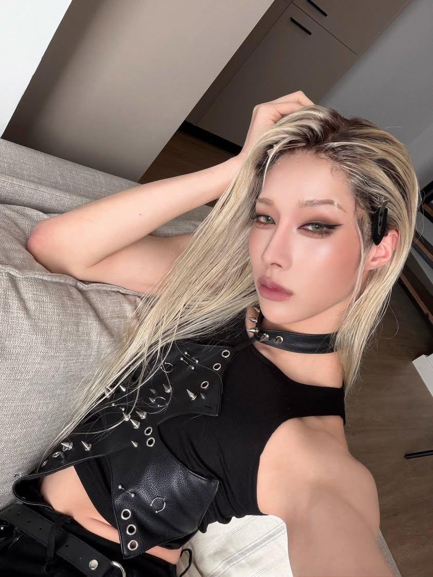 YUNJINROCK's tweet photo. POV vc abriu minha galeria .... https://t.co/m1Su0KeuiA