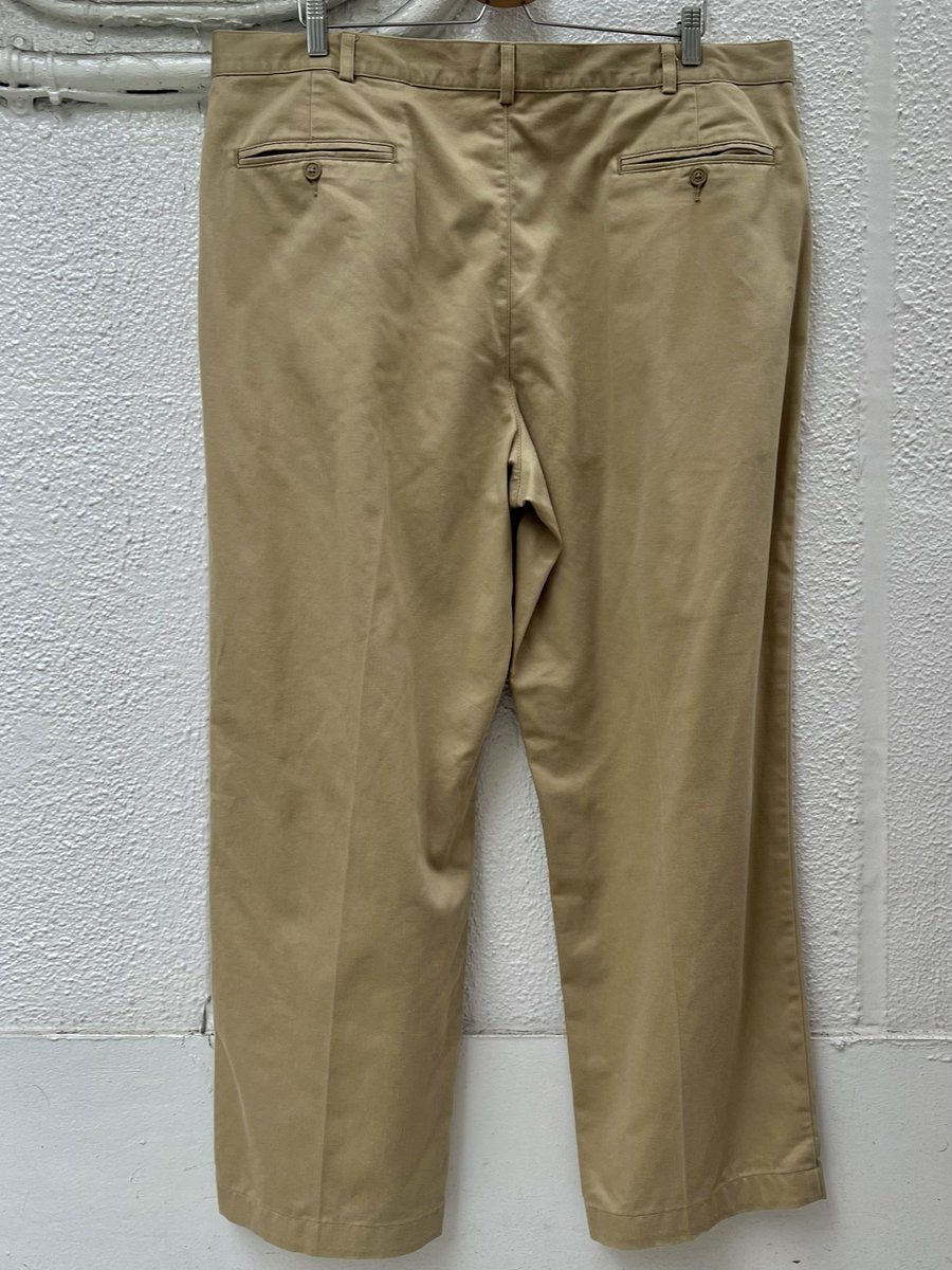FBT_SHOP's tweet photo. 🥯🥯🥯
size W40
¥3,850-
太めにチノパン穿きたい方にオススメ!
ツータックでレングスは長過ぎずなのでぜひ試着してみてください💁♀️
#landsend
#ランズエンド
#FBTSHOP
#学芸大学
https://t.co/6yu8Vl3zHd https://t.co/DmiHLTJNyM