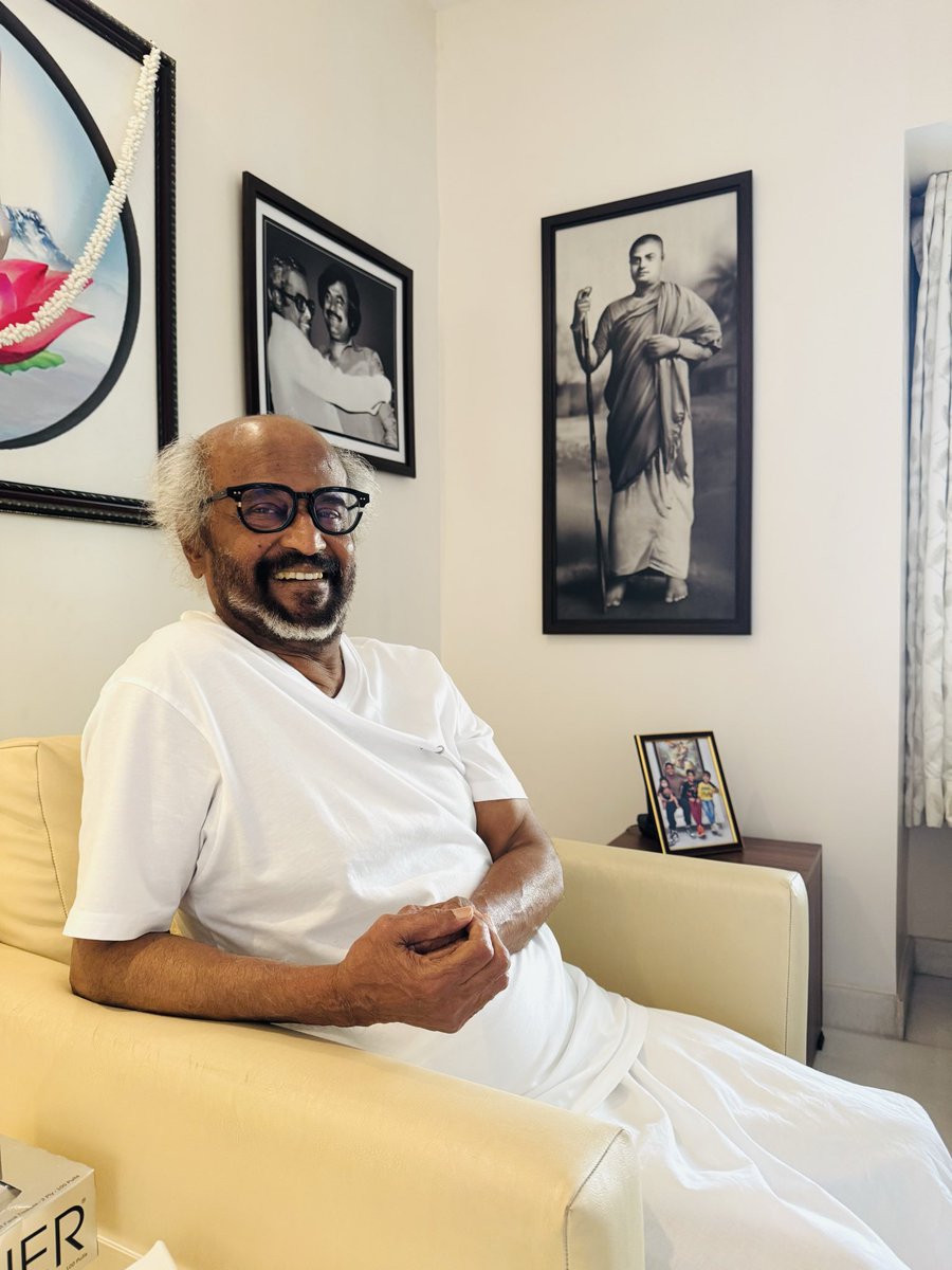 tn2point0's tweet photo. "ஜெம்" வீரமணி பாலியல் குற்றச்சாட்டுகள் தொடர்பாக ரஜினி ஏன் குரல் கொடுக்கவில்லை என விஜய் ரசிகர்களின் கொந்தளிப்பு பதிவுகளை பார்க்க முடிகிறது.

1. தனி மனிதர் ஒருவர் குற்றம் செய்ததாக வழக்கு பதியப்பட்டு காவல்துறை விசாரணை நடக்கும்போது அதில் குரல் கொடுக்க என்ன இருக்கிறது? "அரசு உரிய விசாரணை நடத்தி தண்டனை பெற்றுத்தரவேண்டும்" என குரல் கொடுக்கவேண்டுமா? அல்லது, "வீரமணியை தூக்கில் போடுங்கள்" என குரல் கொடுக்கவேண்டுமா?! 

2. இப்படி இதற்கு குரல் கொடுத்தால், தவெக  ஆட்சியில் தினமும் மோசமான கொலைகள் நடந்து "சட்டம் ஒழுங்கு என ஒன்று இருக்கிறதா?" என்ற கேள்வி இருக்கிறதே; அதற்கும் ரஜினி குரல் கொடுக்கலாமா?

3. வசதி குறைந்த பிள்ளைகளின் விளையாட்டு கனவுகளுக்கான திட்டங்களை தீட்டுவதை விட்டுவிட்டு, பணக்கார Elite பிள்ளைகளுக்கான Motor Sports City அறிவிப்பும் அதை சாக்காக வைத்து அரசு செலவில் லண்டன் பயணம் செய்வதும் அக்கிரமம் என ரஜினி குரல் கொடுக்கலாமா?

சிலர் அமைதியாக இருப்பது இப்போதைய ஆட்சியாளர்களுக்கு நல்லது. அதை உணர்வது திடீர் வெற்றியாளரின் ஆதரவாளர்களுக்கு நல்லது.
