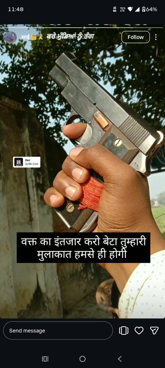 RakhiModanwal's tweet photo. #Jaunpur अवैध पिस्टल के सा�� युवक का फोटो सोशल मीडिया पर वायरल,इंस्टाग्राम पर स्टोरी लगाकर युवक क्षेत्र में दहशत का माहौल बना रहा है,युवक की पहचान अभिनव सिंह (पवन) पुत्र इंद्रसेन सिंह निवासी ग्राम दरियावगंज थाना बक्शा का बताया जा रहा है । @Uppolice @jaunpurpolice @IgRangeVaranasi https://t.co/GA3spUCGb7