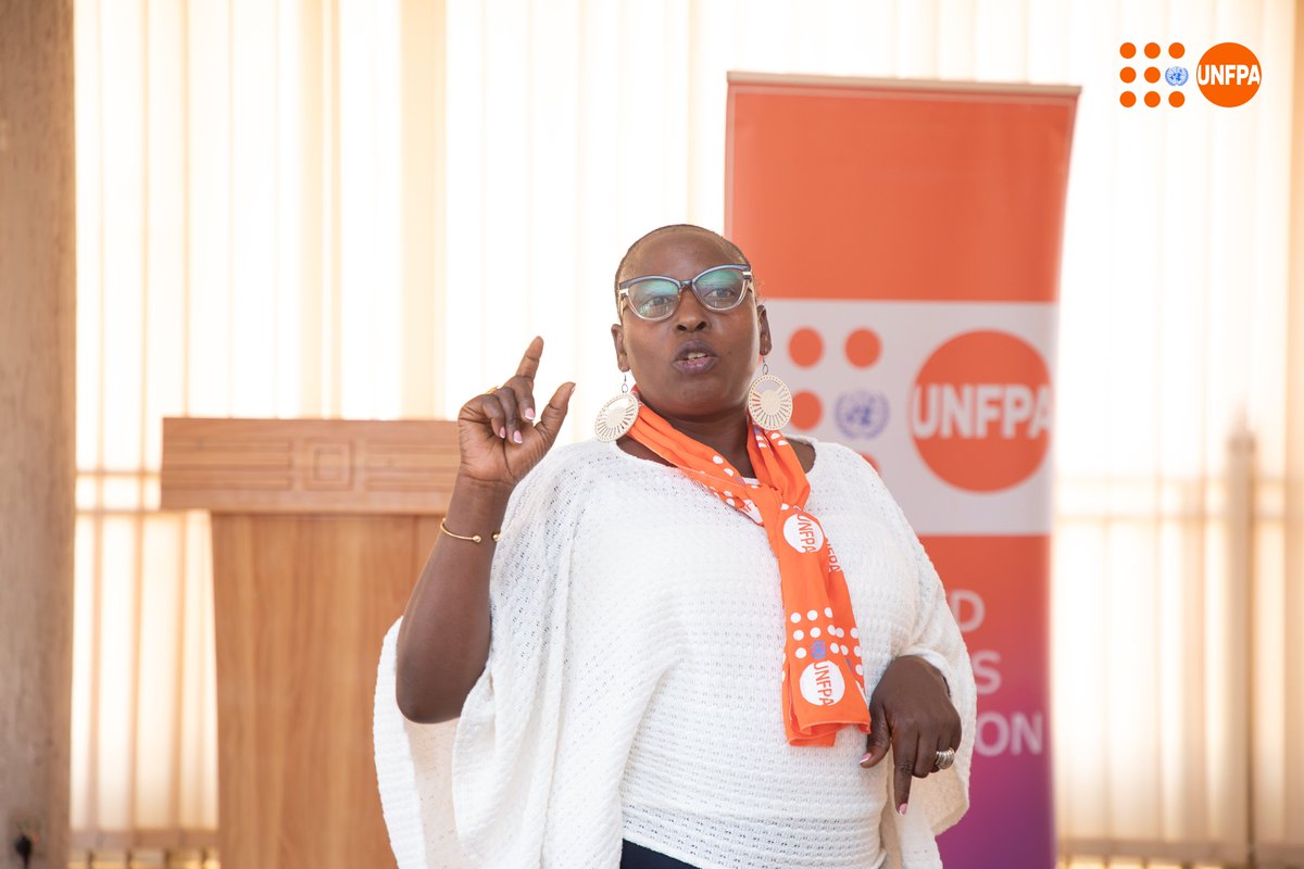 UNFPABurundi's tweet photo. Le changement se construit aussi au niveau local. Les 17 et 18 septembre à Gitega, 42 chefs de départements communaux en charge des droits humains, de la protection sociale et de l’inclusion genre ont renforcé leurs capacités pour mieux agir au sein des communautés. https://t.co/EqIvThee05