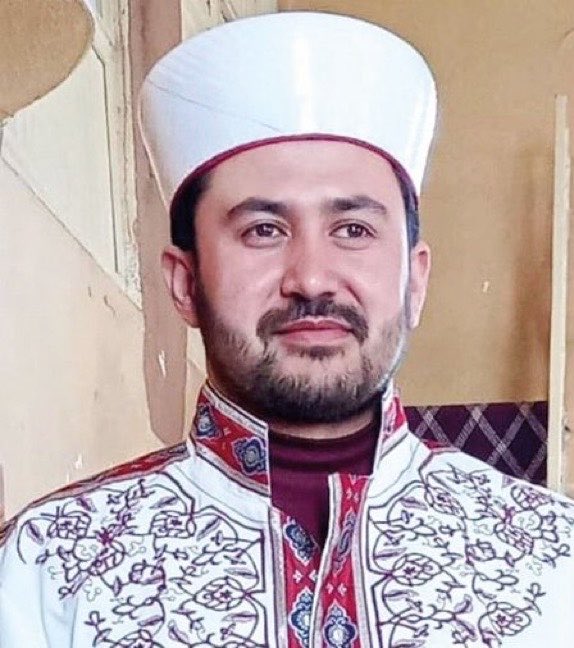avcemilcck__193's tweet photo. Günaydınlar dostlar. 

Bu haysiyet sahibi imam Yusuf Kılıç yeterince gündem olmadı.

Cumhurbaşkanı Erdoğan’ın İzmir mitingine cemaatini götürmeyince sürüldü.

Memur siyaset yapmaz dedi!

Geçen Deniz Göktaş’a geçmiş olsun dediği için yine ifadeye çağrıldı

Helal olsun, yanındayız! https://t.co/9GYH1ZOc3x