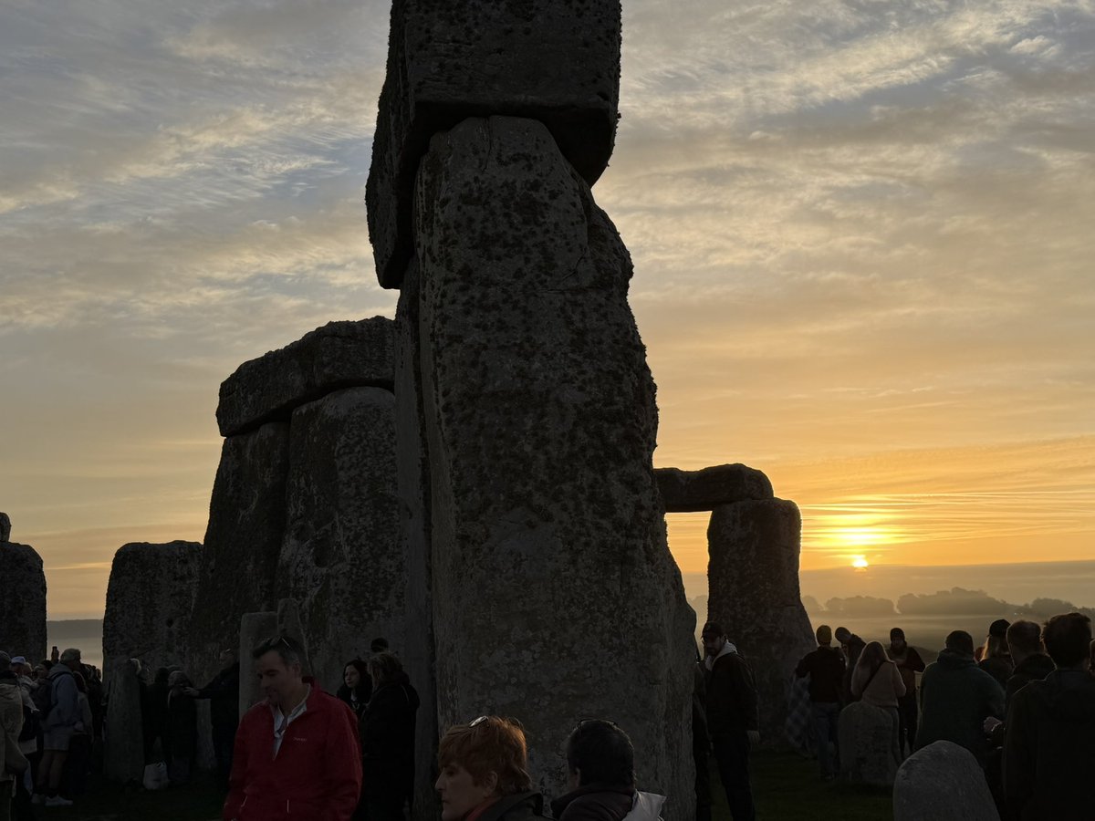ST0NEHENGE's tweet photo. Autumn Equinox Celebrations 😀 https://t.co/sdQru2iR2h