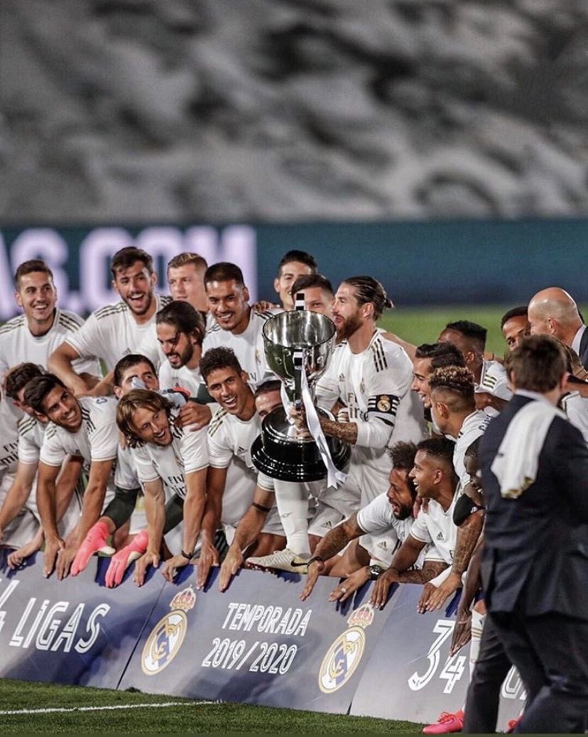 NectonX6's tweet photo. Sit the current team down and make them watch every game, every struggle and effort this team had to put in before they were crowned champions. https://t.co/xfS9xyTf91