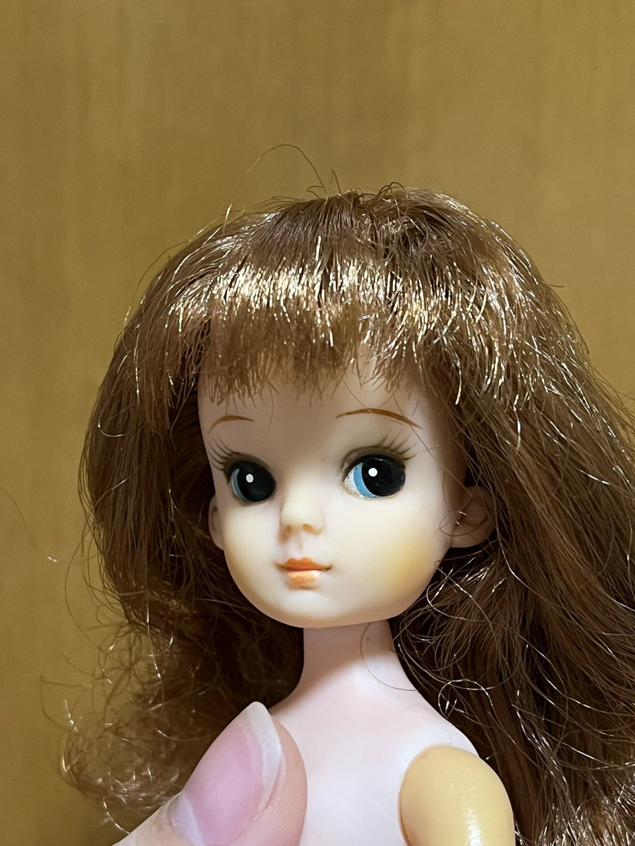 kage_ru's tweet photo. とりあえず洗ってみたら超絶美人さんでどうしようか悩んでいる…
劣化してて、割れたり折れたりワイヤー突き出たりしてるから別のボディにしてあげたいところ… https://t.co/zN9O9T5ZVQ