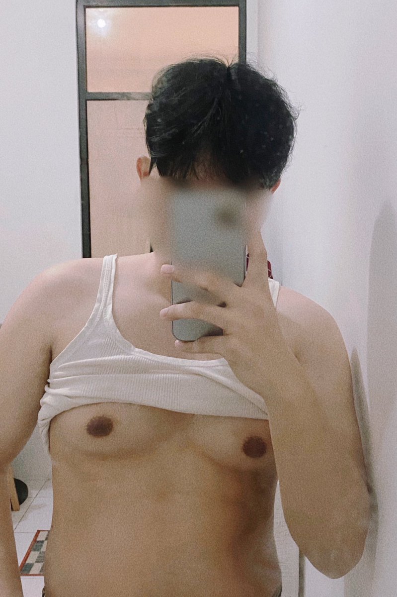 chryztov's tweet photo. karena boss pulang awal mau ke luar kota, akhirnya aku ikutan pulang juga 😆😆 https://t.co/gpKshuT4XE