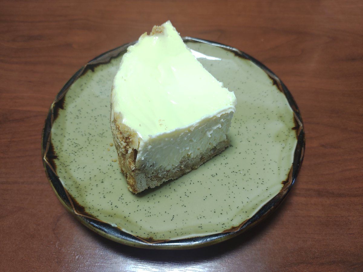 IVCIVS's tweet photo. おやつ
久々に焼いたチーズケーキ https://t.co/o1VwUGb5bR