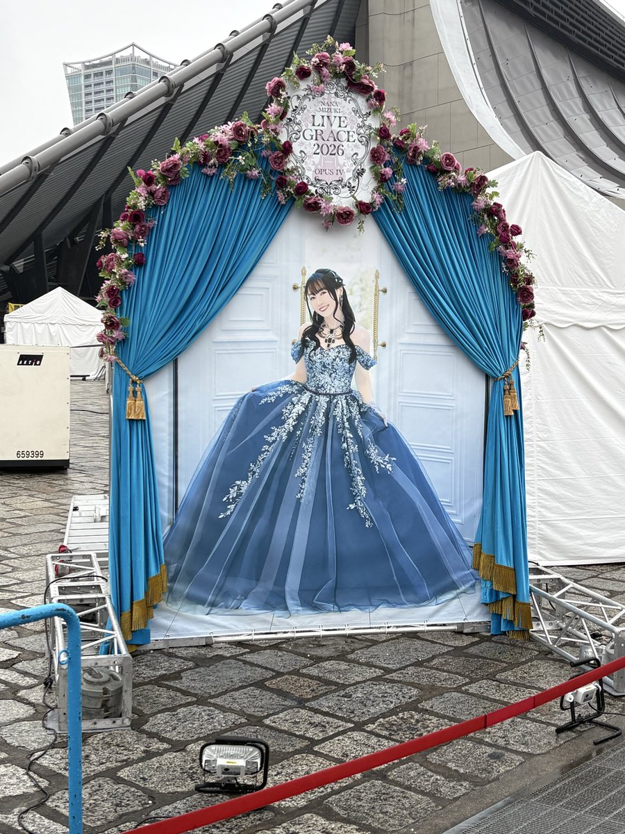 hmkmsn14's tweet photo. 水樹奈々さん2日目もよろしくお願いします https://t.co/mWar1I8xO2