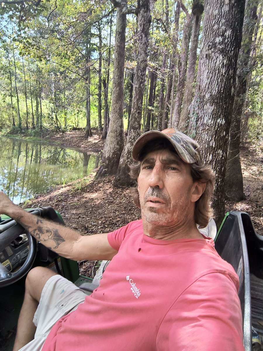 SANTOSH91711710's tweet photo. 95° right now in the shade, I love Florida! https://t.co/3qizTKEWOA