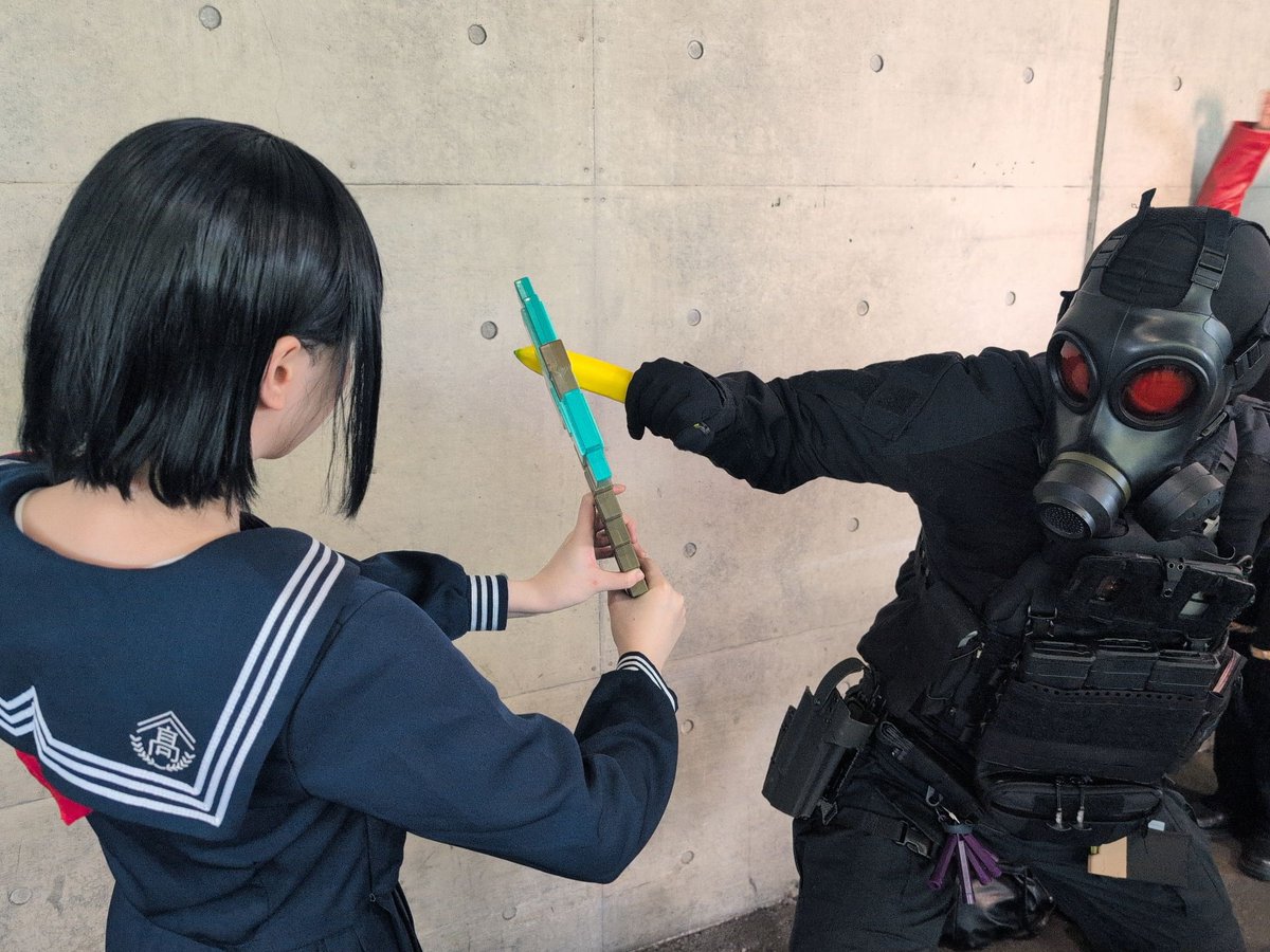 texas_uss's tweet photo. 雛子とナーフ武器同士でしばき合ってた💥

撮影/ @aganai1225 
#TGS2026 https://t.co/INqyPvz4LL