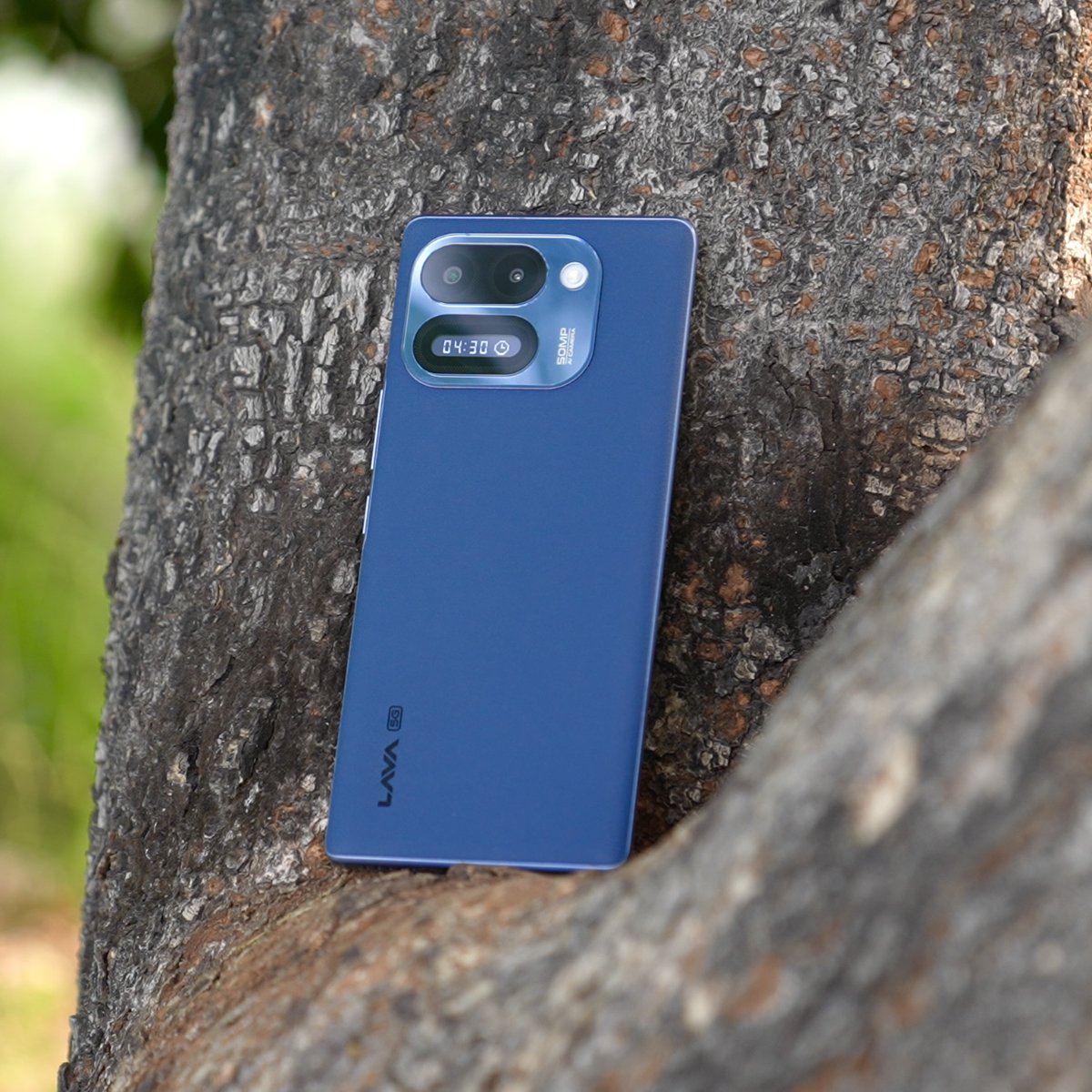 ManojSaru's tweet photo. Lava has launched a fantastic phone in this price-hike era! 🇮🇳🔥

The Lava Virat Curve 5G packs some seriously impressive specs:

📱 6.67" FHD+ 3D Curved AMOLED, 120Hz
⚡ Dimensity 7100 5G 
🔋 6000mAh | 45W charging
📸 50MP Sony IMX752 + EIS
🤳13MP Selfie
🖥️ Rear mini display
💾 6GB LPDDR5 + 128GB UFS2.2
🔊 Dual stereo speakers
🛡️ Military-grade durability
🤖  Android 16 |  2+3Yrs Software No bloatware
✨ Just 184g 🤖 Vayu AI

At a time when smartphone prices are going up, Lava is definitely bringing some serious value to the table. 

Our unboxing video is out on YouTube! 
BTW, what do you guys think about this phone? 👀📱

#LavaViratCurve5G #GoWithTheCurve #TechnologyGyan