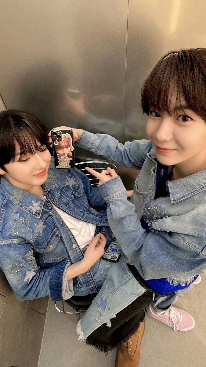 kuhiro21's tweet photo. 체리신발즈🩷💛🍒👟🥐🦭 https://t.co/xYU5vxGcCz